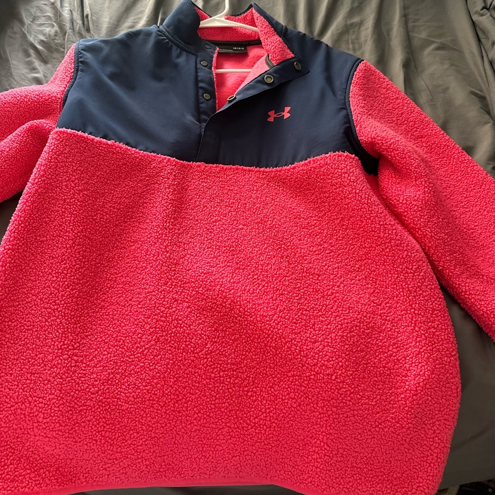 Woman’s Under Armour fleece 1/4 button up.